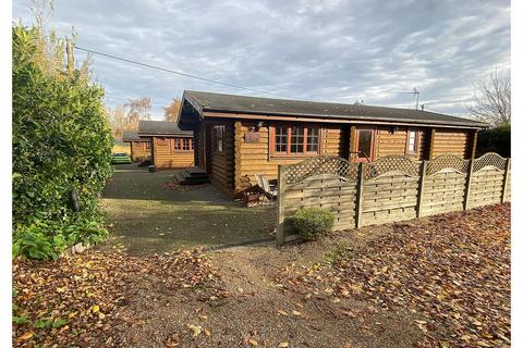 Chalet for sale, Old Bury Road, Stuston