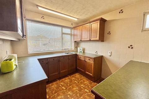 2 bedroom semi-detached bungalow for sale, Highgate Close, Bradford BD13