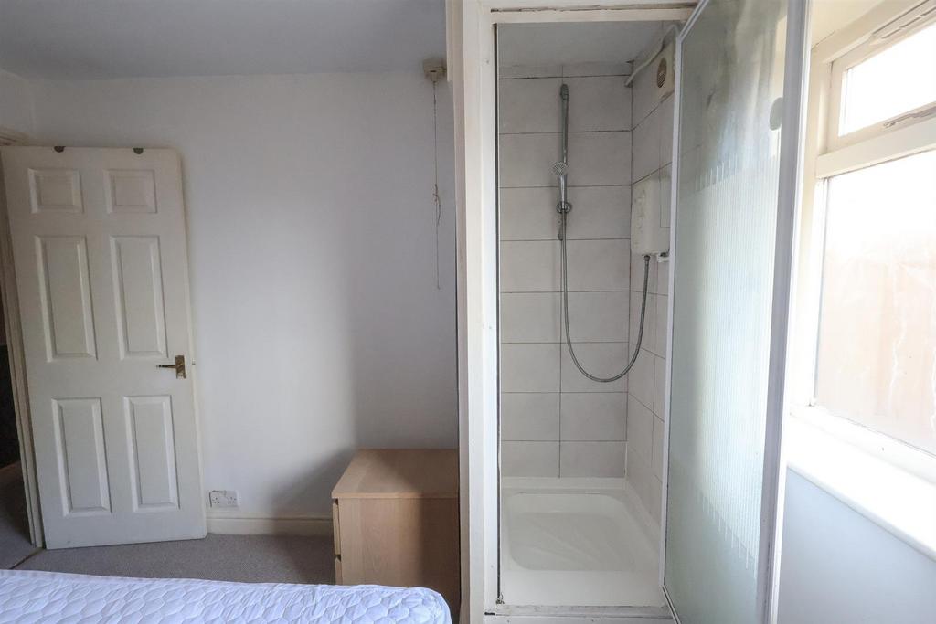 131a shower.jpg