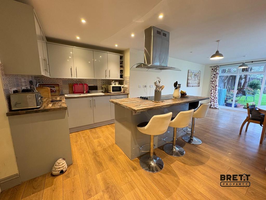 Kitchen/Dining