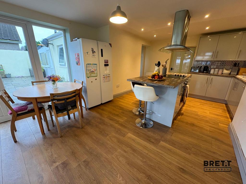 Kitchen/Dining