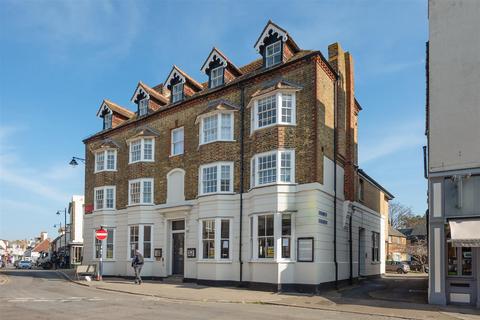 1 bedroom flat to rent, Knots Yard, Whitstable