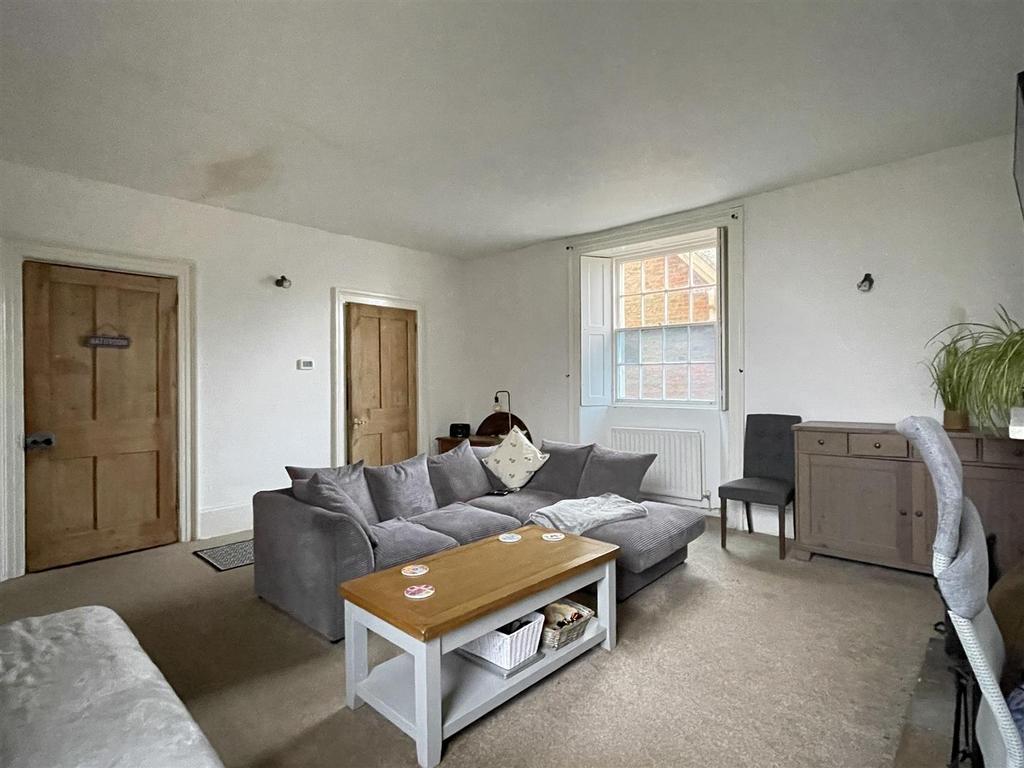 Sitting Room 2.JPG