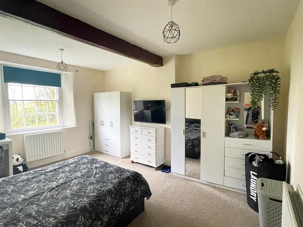 Bedroom (10).JPG