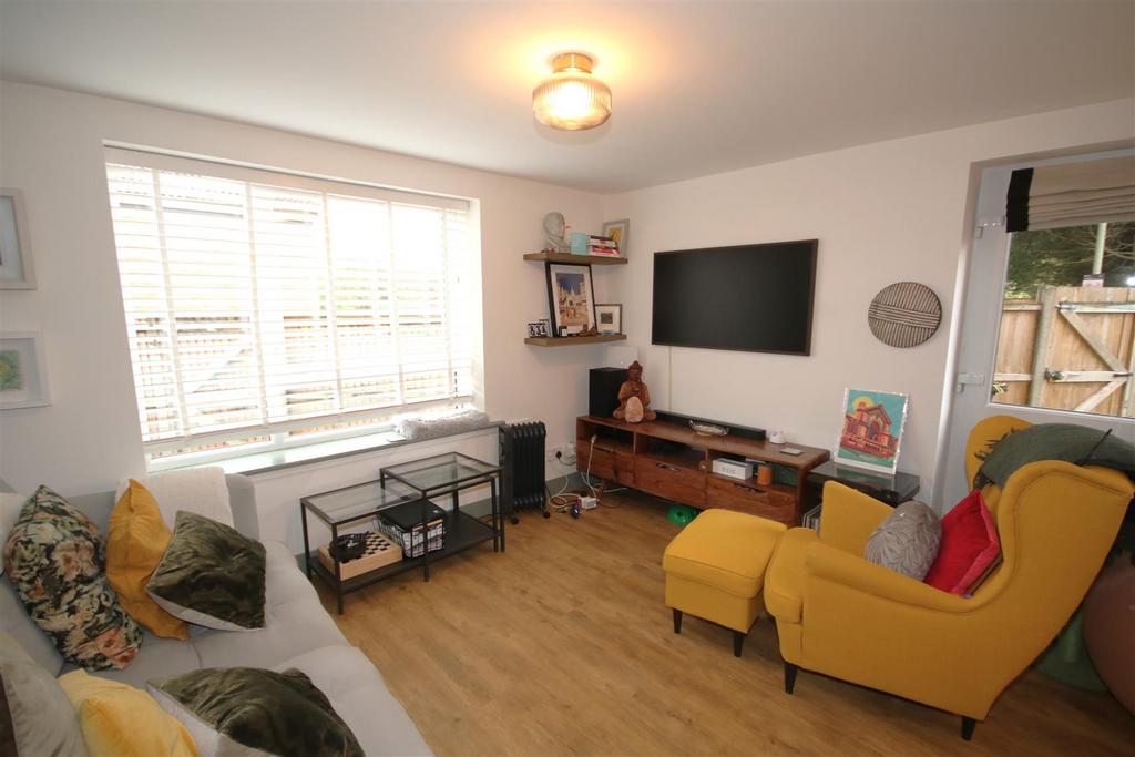 Living Area b.JPG