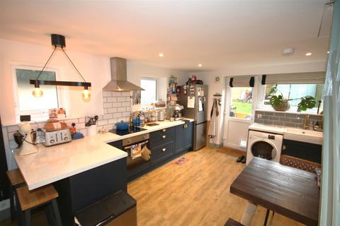 undefined, Field Avenue, Canterbury