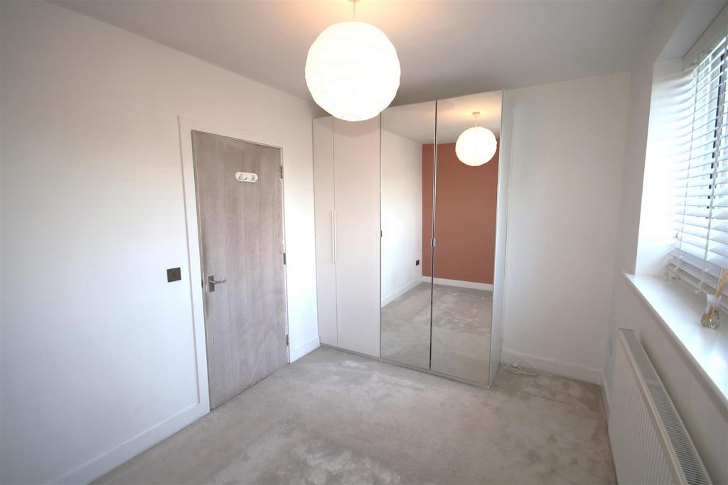 Bedroom 1b.JPG