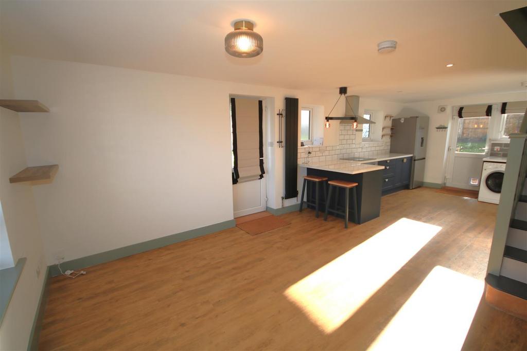 Living Area a.JPG