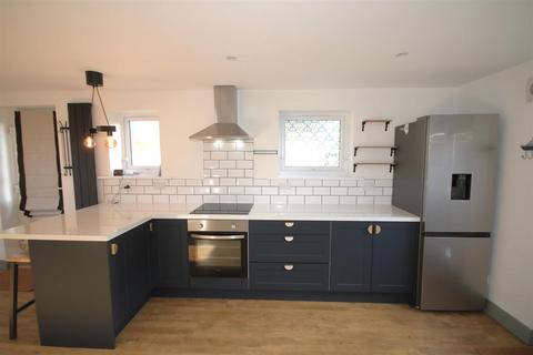 undefined, Field Avenue, Canterbury