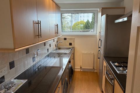 2 bedroom flat to rent, Berryknowes Road, Glasgow, G52