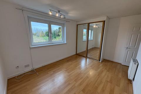 2 bedroom flat to rent, Berryknowes Road, Glasgow, G52