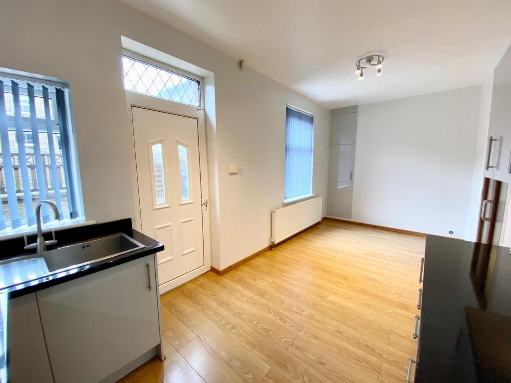 Dining kitchen