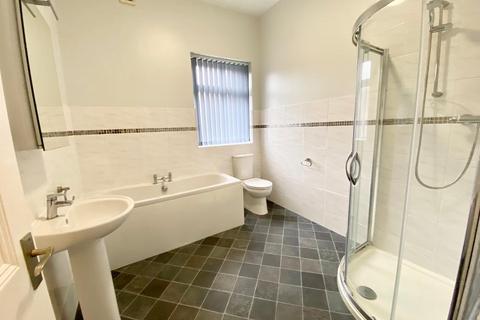 3 bedroom terraced house to rent, Lawrence Road, Marsh, Huddersfield