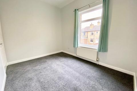 3 bedroom terraced house to rent, Lawrence Road, Marsh, Huddersfield