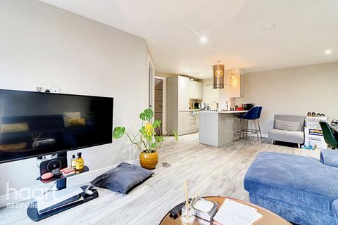 1 bedroom flat for sale, Mill Street, Bedford