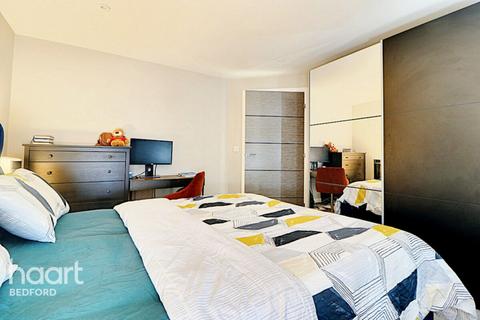1 bedroom flat for sale, Mill Street, Bedford