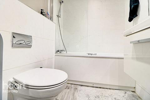 1 bedroom flat for sale, Mill Street, Bedford