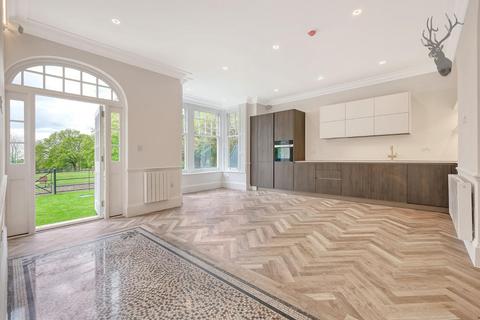 undefined, Woodredon House, Epping