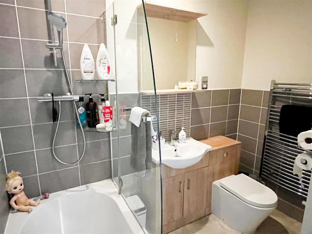Family bathroom