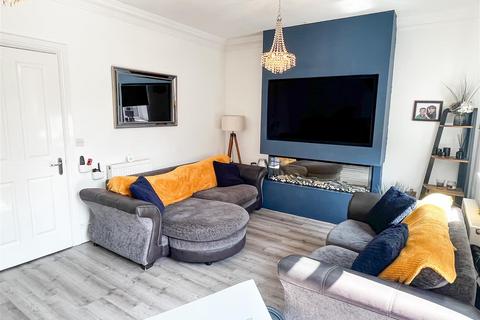 6 bedroom townhouse for sale, Clickers Drive, Northampton