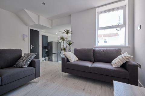 undefined, at Liverpool, 102, Hanover Street SA1