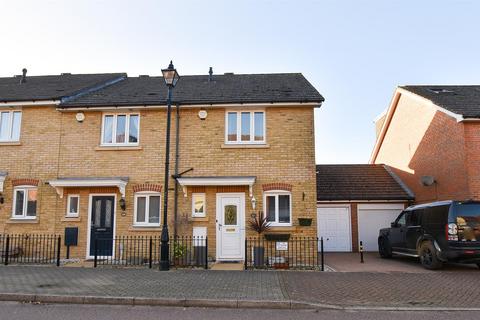 2 bedroom end of terrace house for sale, Oldfield Drive, Wouldham