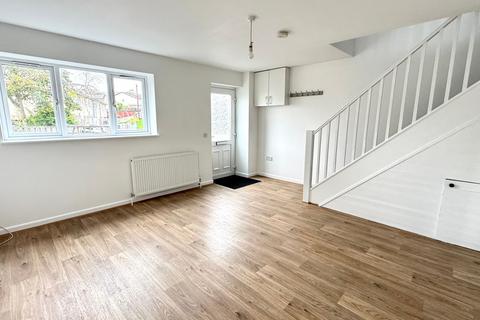 3 bedroom end of terrace house to rent, Manor Road, Newton Abbot, TQ12