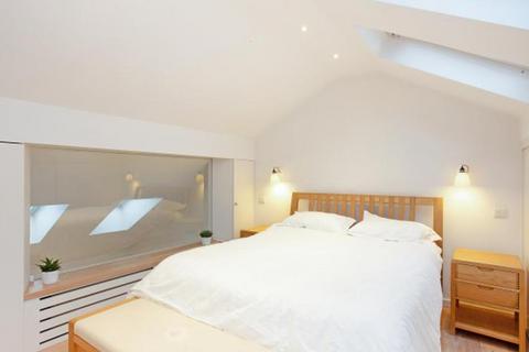 3 bedroom apartment to rent, Clifton Hill, London NW8