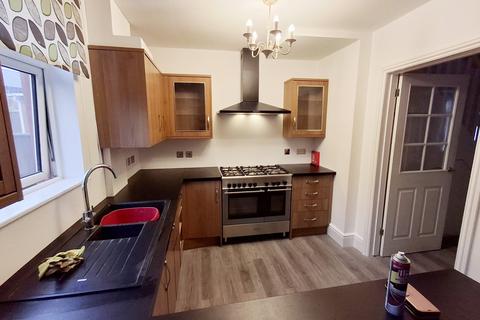 4 bedroom semi-detached house to rent, Park Road, Exmouth EX8