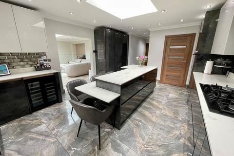 7 bedroom semi-detached house for sale, Austin Road, Luton, Bedfordshire, LU3 1UA