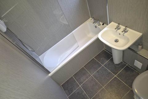 3 bedroom cottage to rent, Castlemilk Crescent, Glasgow