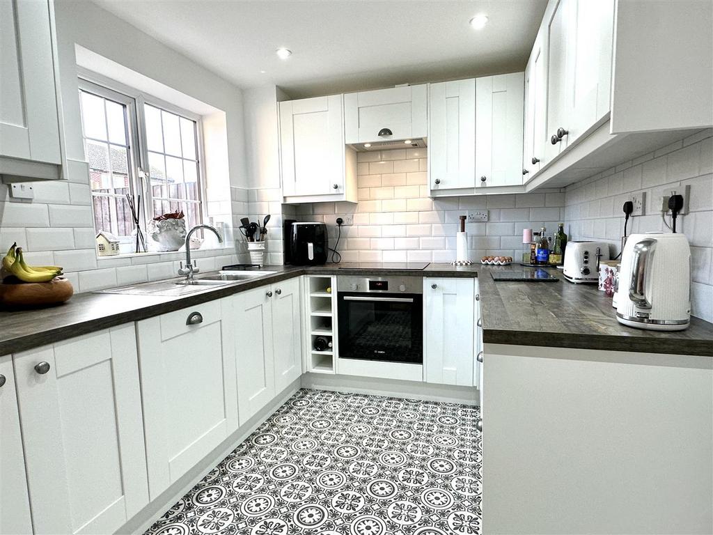 Dining/kitchen