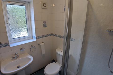 3 bedroom house to rent, Ladybarn Road, Manchester M14