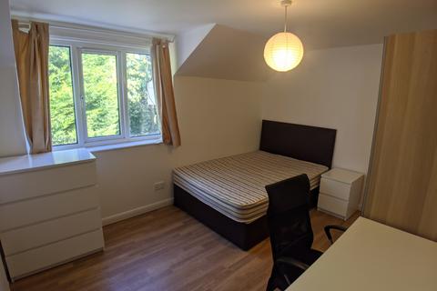 3 bedroom house to rent, Ladybarn Road, Manchester M14