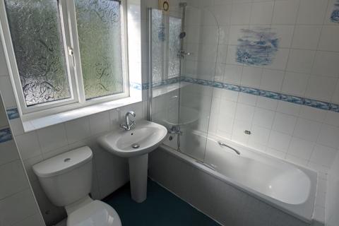 3 bedroom house to rent, Ladybarn Road, Manchester M14
