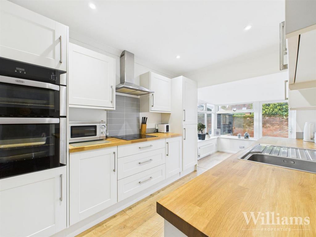 CAM04950 G0-PR0137-STILL003.jpg