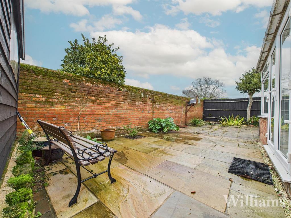 CAM04950 G0-PR0137-STILL025.jpg