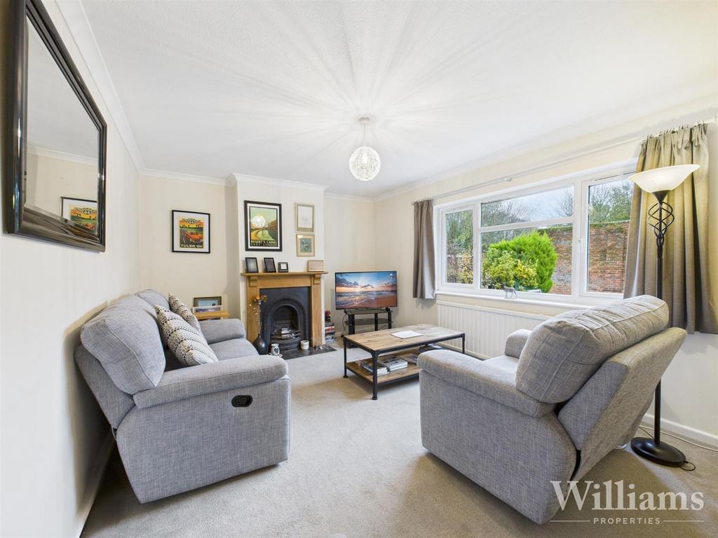 CAM04950 G0-PR0137-STILL013.jpg