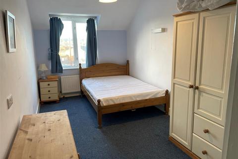 1 bedroom in a house share to rent, Salisbury, Wiltshire