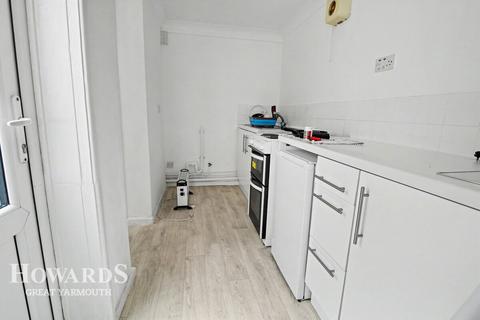 undefined, St Peters Plain, Great Yarmouth