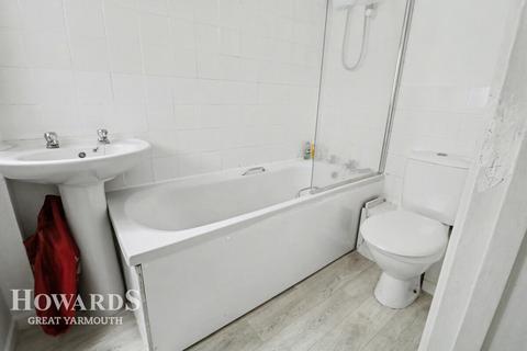 undefined, St Peters Plain, Great Yarmouth