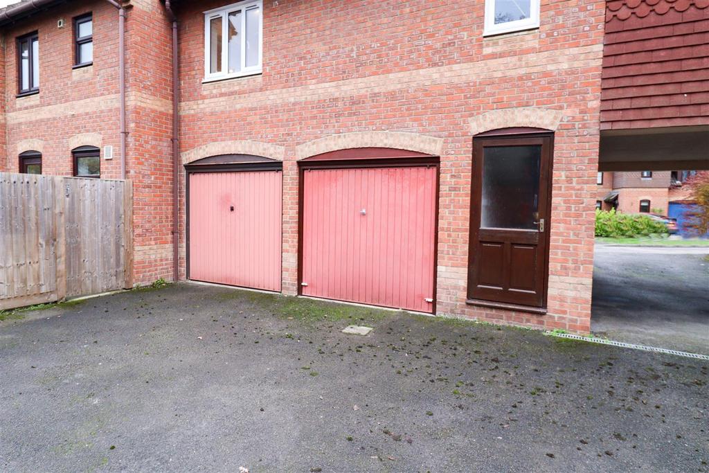 Garage & Store