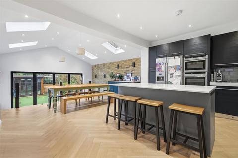 undefined, Gordon Hill, Enfield