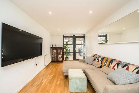 Scott Avenue, London SW15