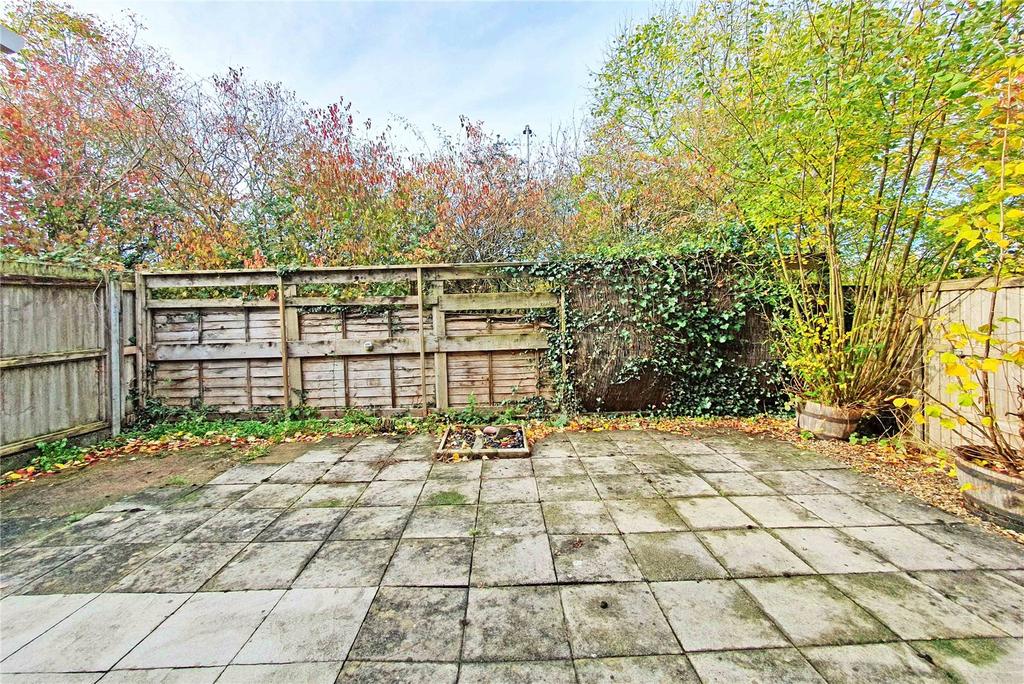 Rear Patio Garden