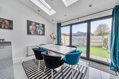 3 bedroom terraced house for sale, Finglesham Court, Maidstone