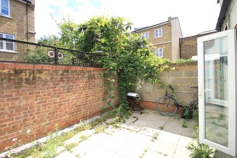 2 bedroom flat to rent, Old Kent Road, London, SE1