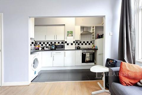 3 bedroom flat to rent, Wilmslow Road, Manchester, M20