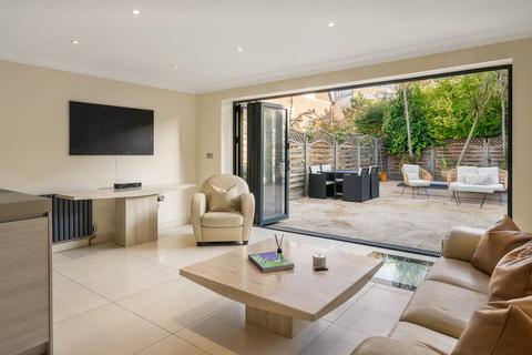 5 bedroom semi-detached house to rent, The Marlowes, London, NW8