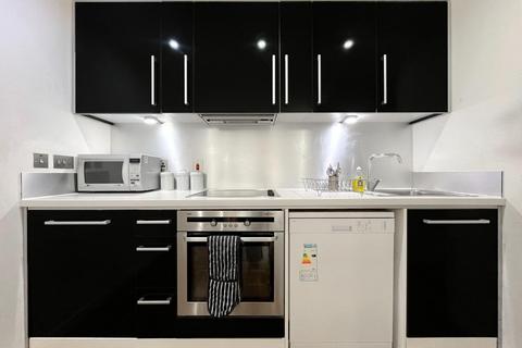 2 bedroom flat to rent, Whitehall Waterfront, 2 Riverside Way, Leeds
